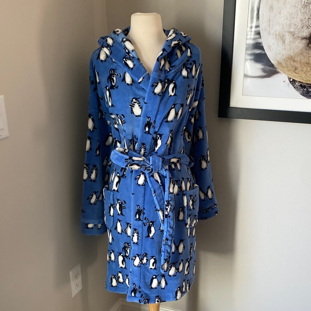 Vera Bradley Blue Penguin Print Robe